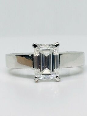 2ct MOISSANITE Ring size 7